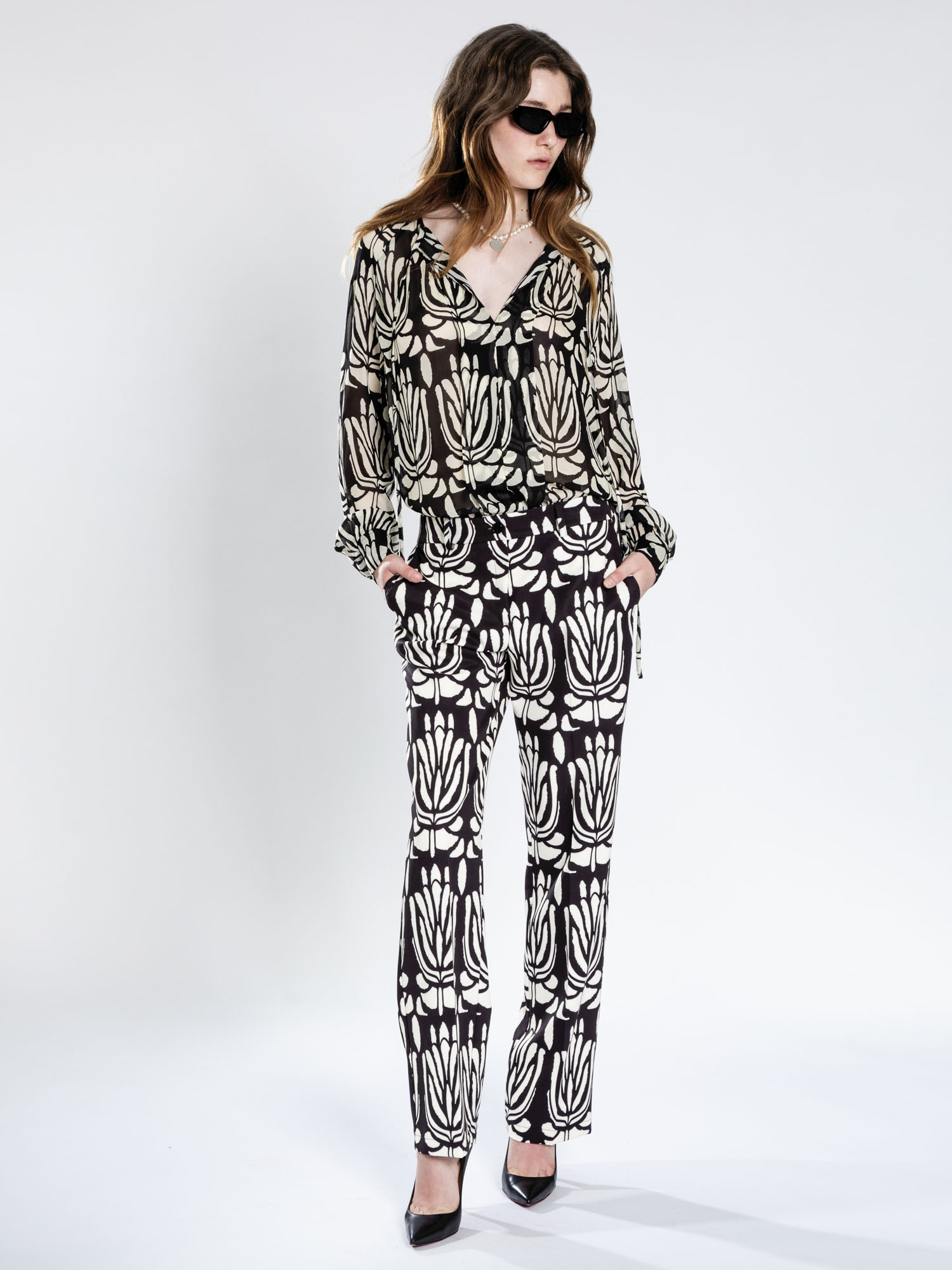 Regular fit pants in printed technical