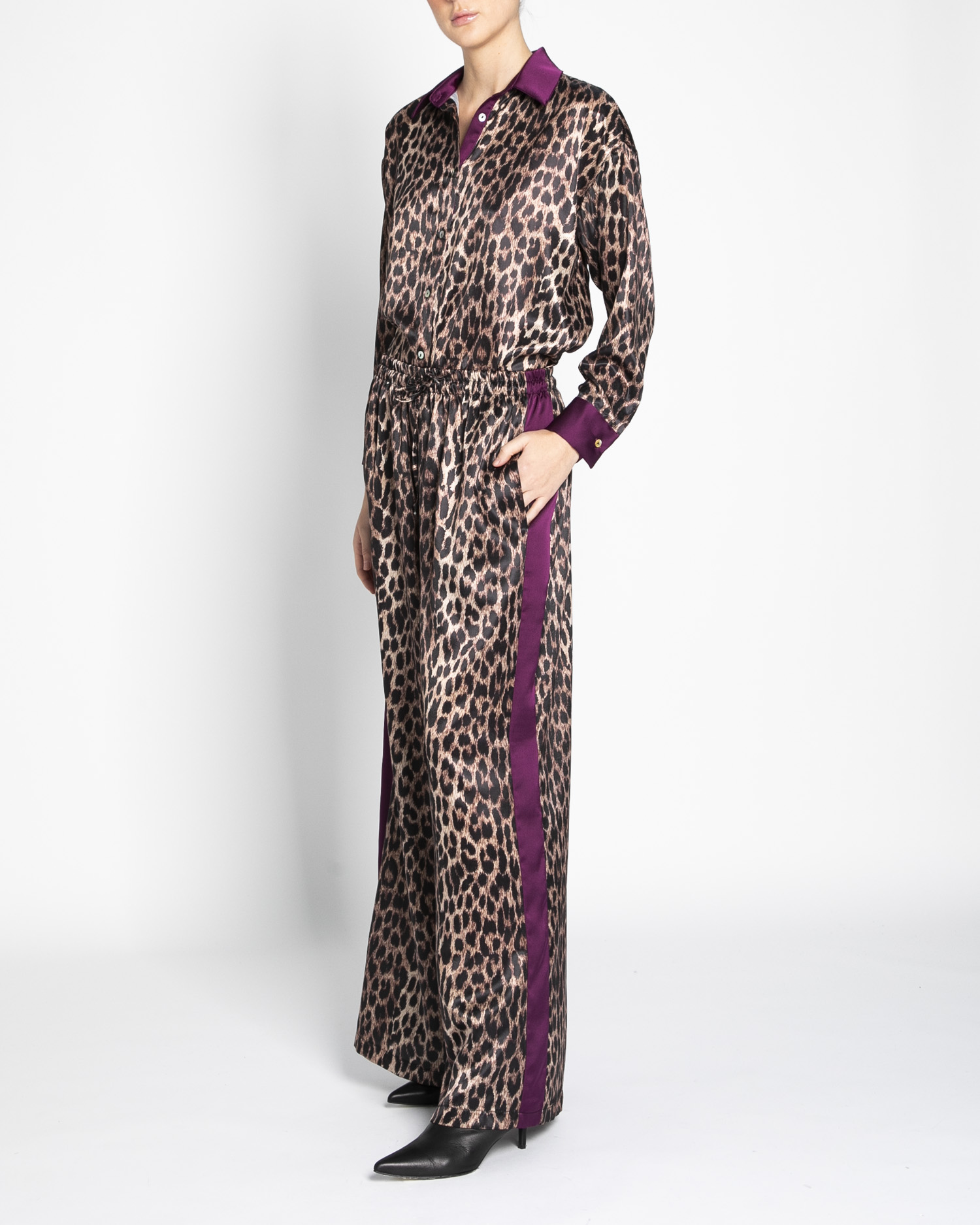 Satin pants with band and spotted print