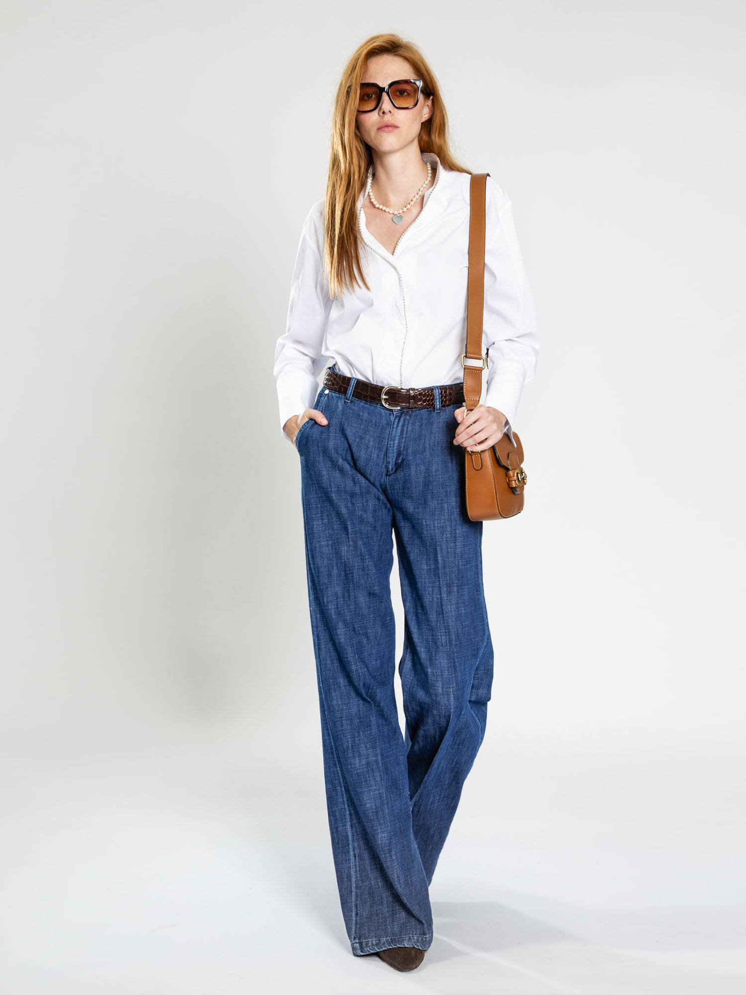 Camicia con strass e collo in piedi