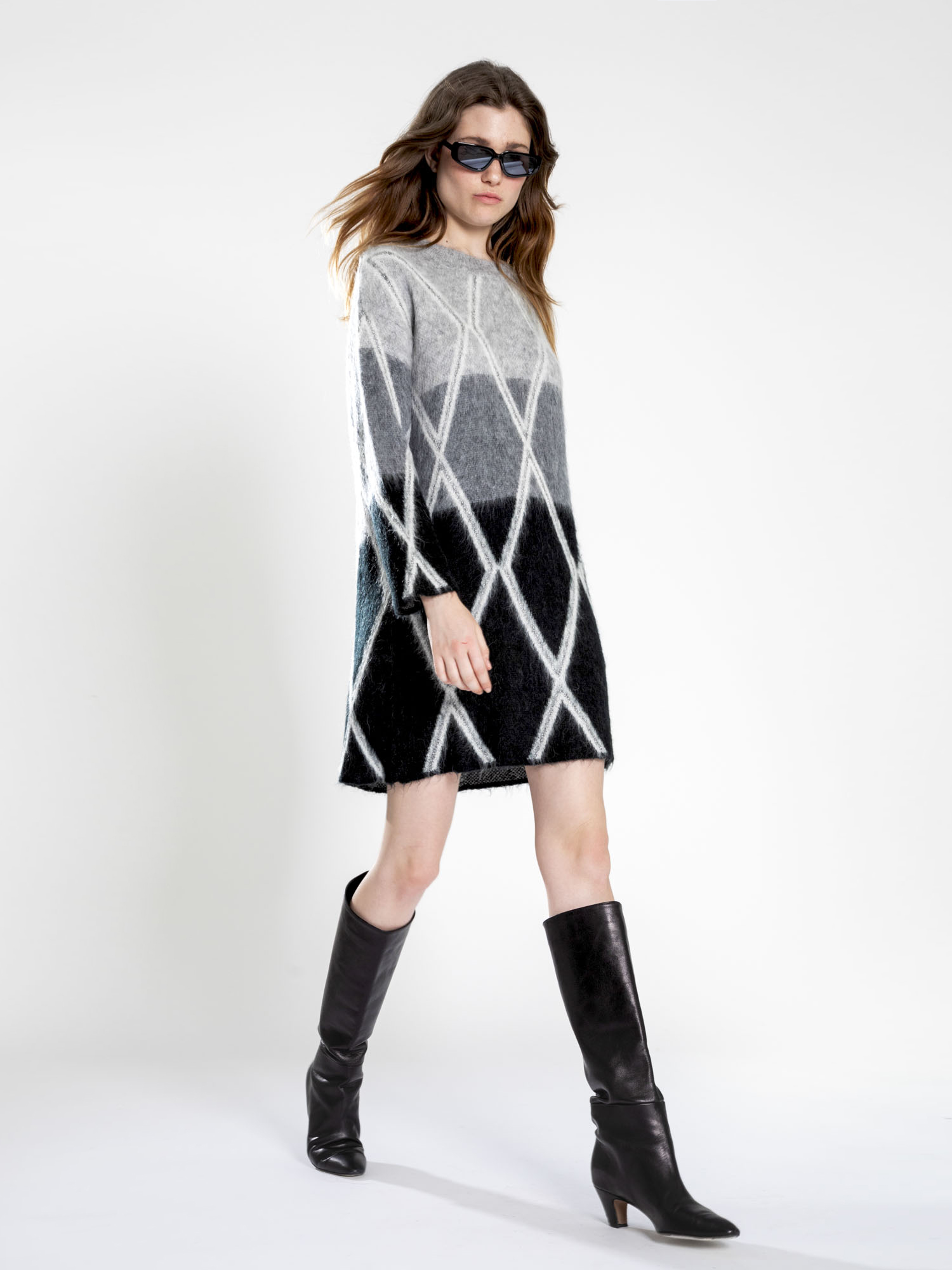Long sleeve knit account dress