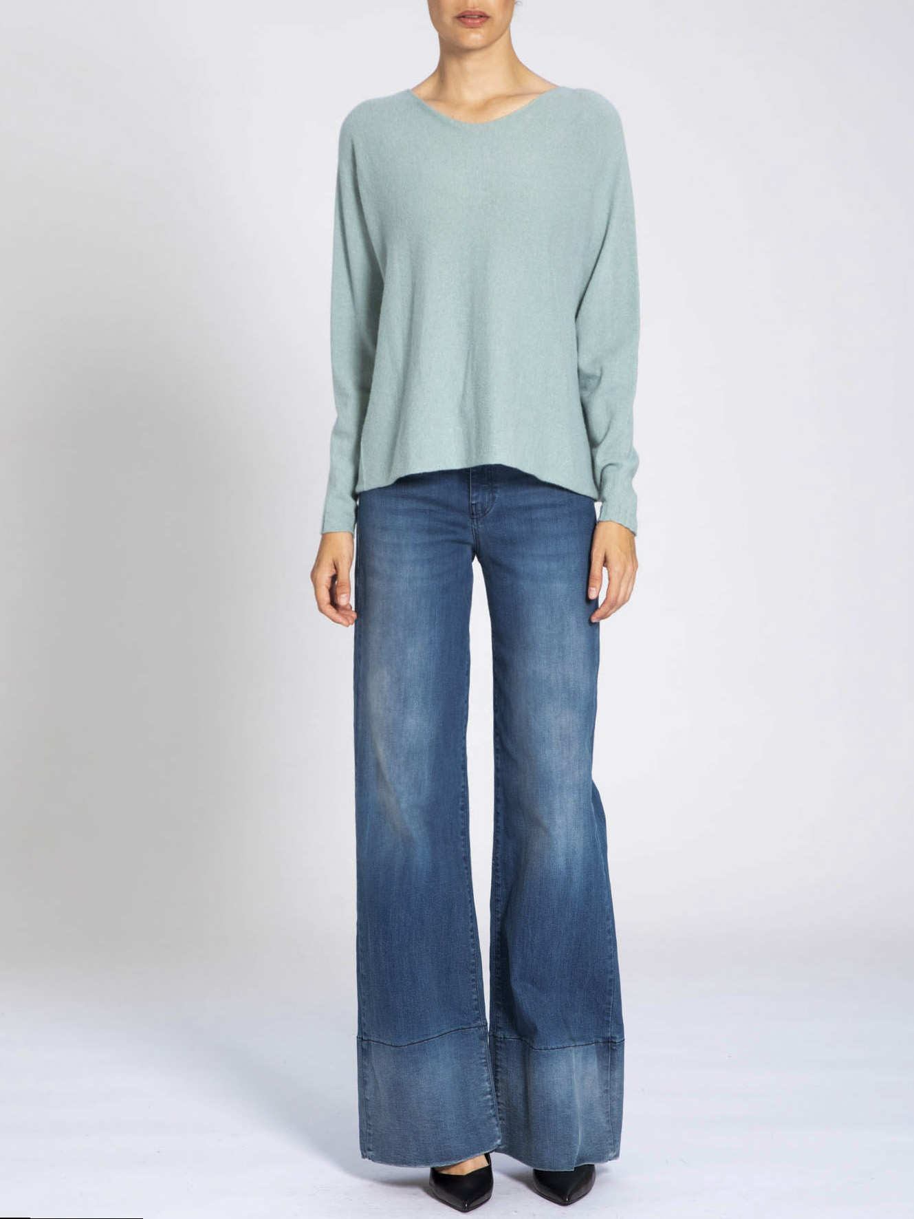 Cashmere blend crew neck sweater