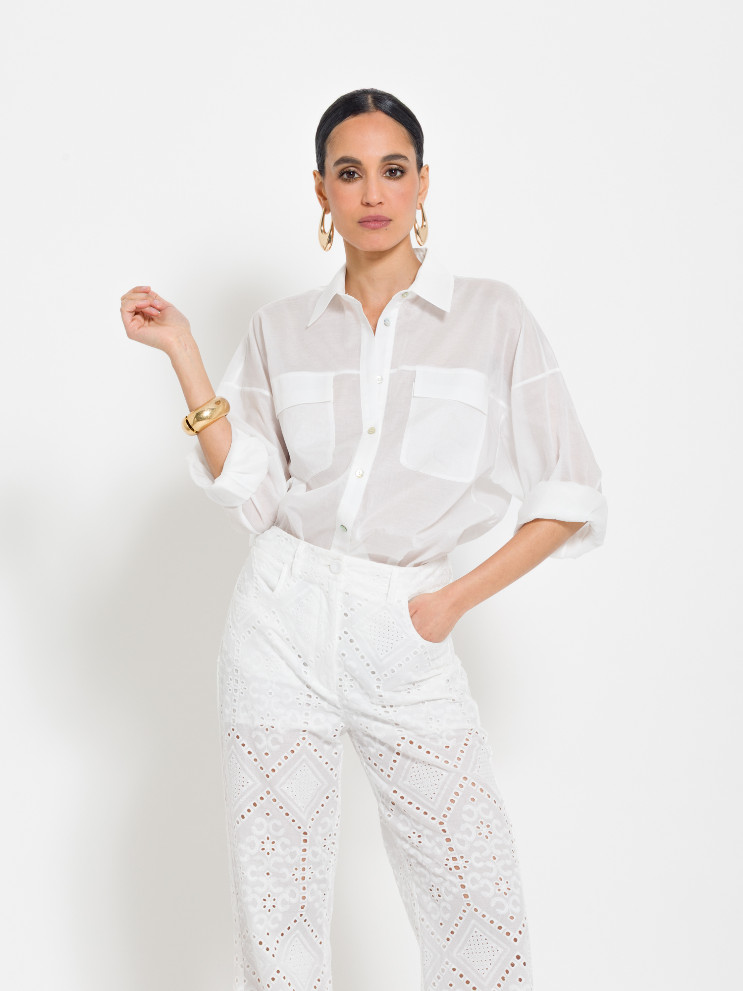 Camicia in mussola di cotone. con tasche