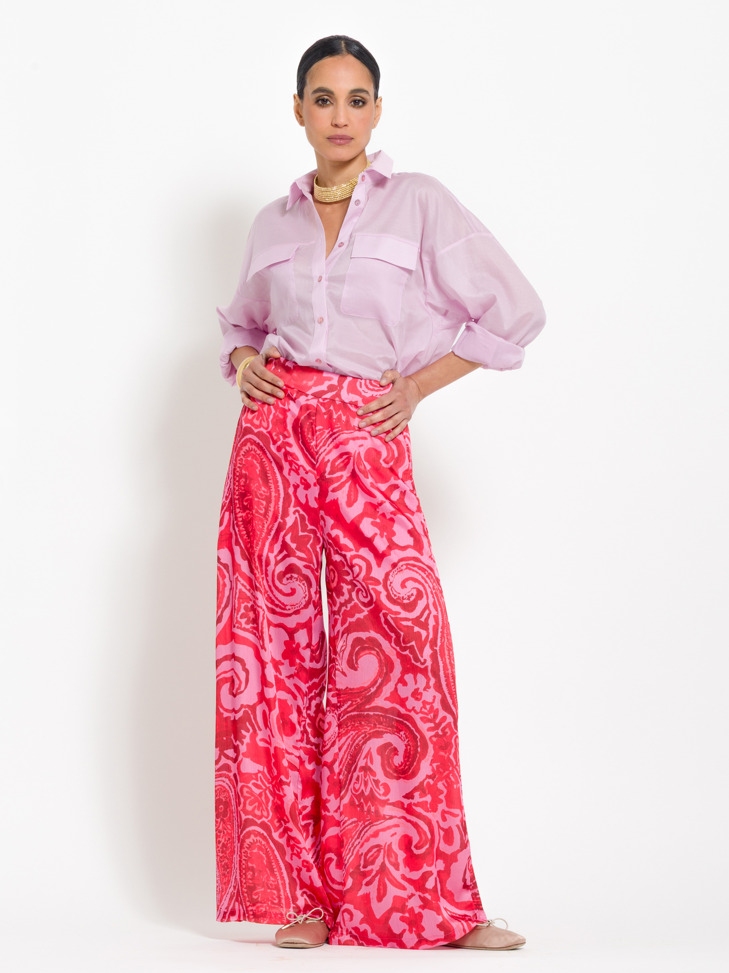 Camicia in mussola di cotone. con tasche