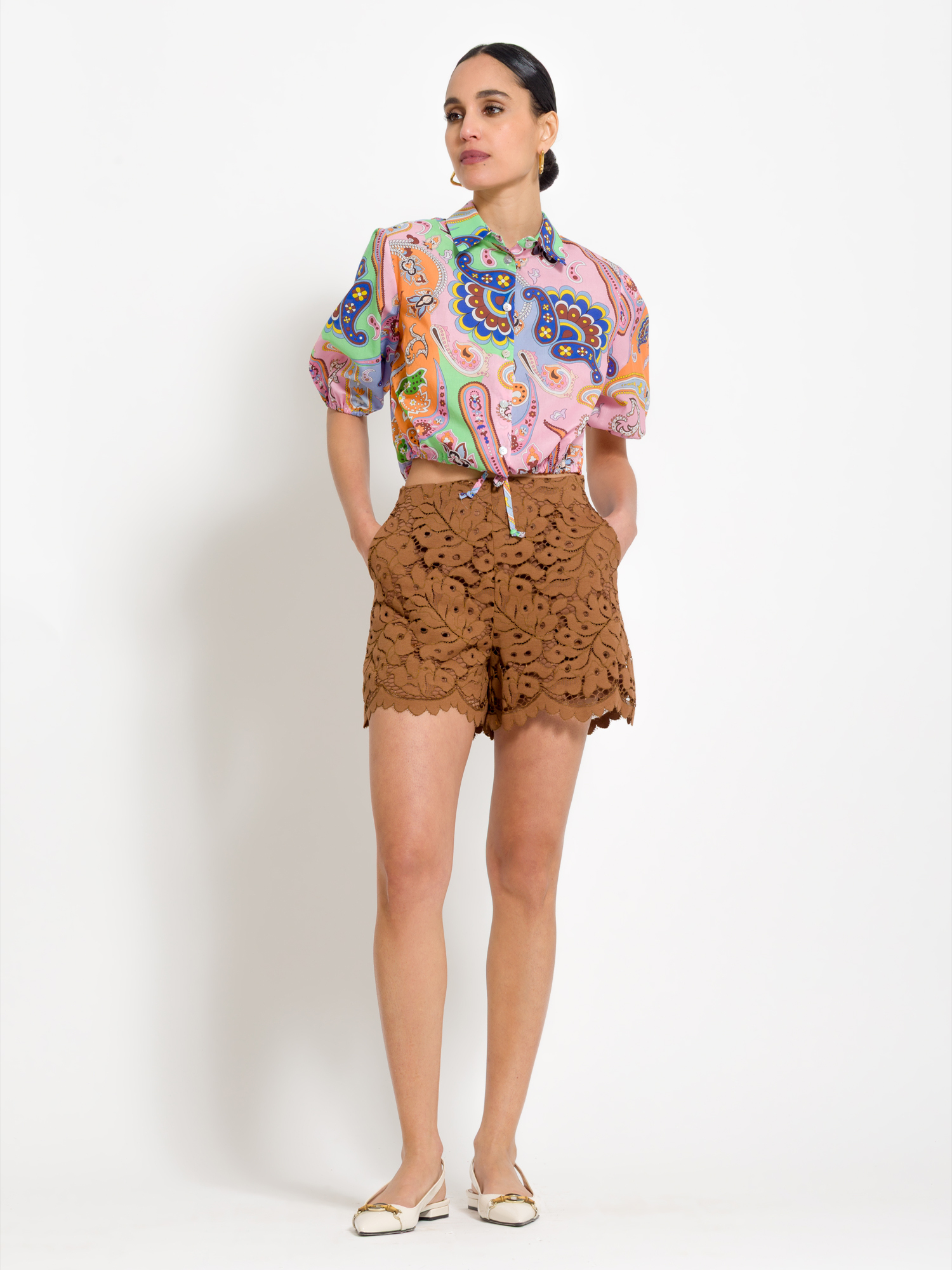 Shorts in pizzo